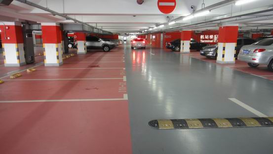 上海浦东机场地下车库